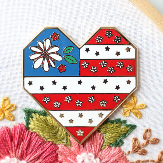 Magnetic Needle Minder Sweet Freedom Heart Flag