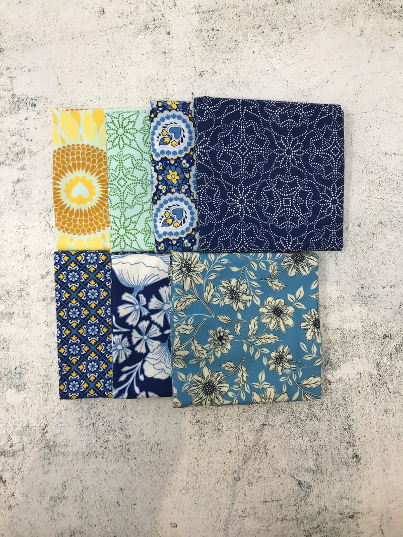 7 Fat Quarter Bundle - Black Friday Special 6017