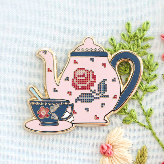 Magnetic Needle Minder Roses Tea Set