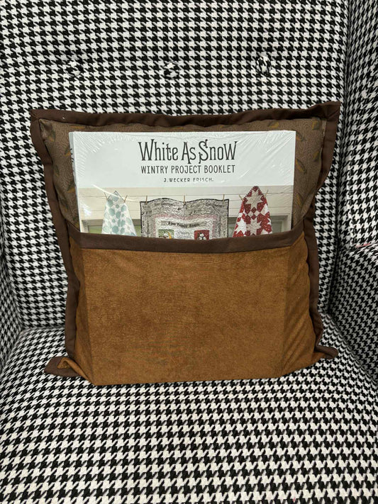 09/19/25 Scrappy Acorn Pillow- In Store