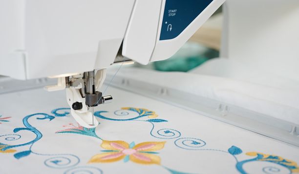 Viking Designer Sapphire 85 Sewing Machine