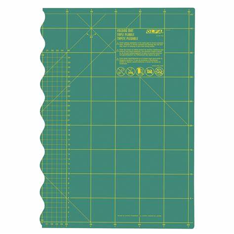 Folding Cutting Mat (17" x 24")